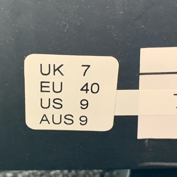 NWT Black Size 9 Wide Fit Patent Lace Up Block High Heels - Picture 15 of 16